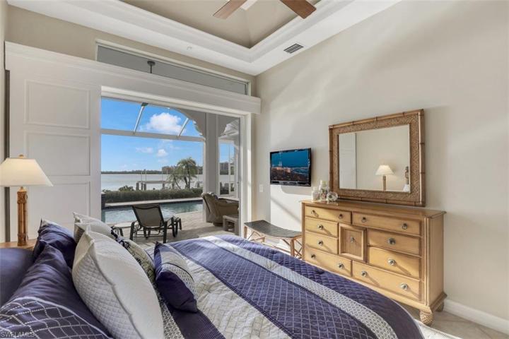 1076  Old Marco  LN, MARCO ISLAND, FL 34145