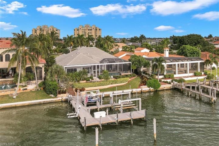 1076  Old Marco  LN, MARCO ISLAND, FL 34145