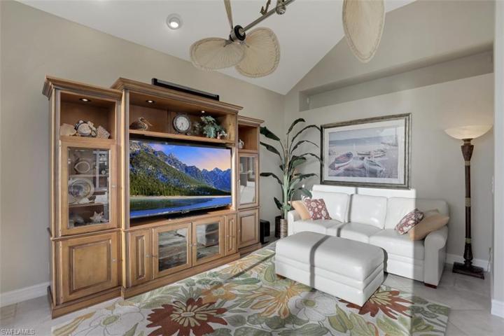1076  Old Marco  LN, MARCO ISLAND, FL 34145