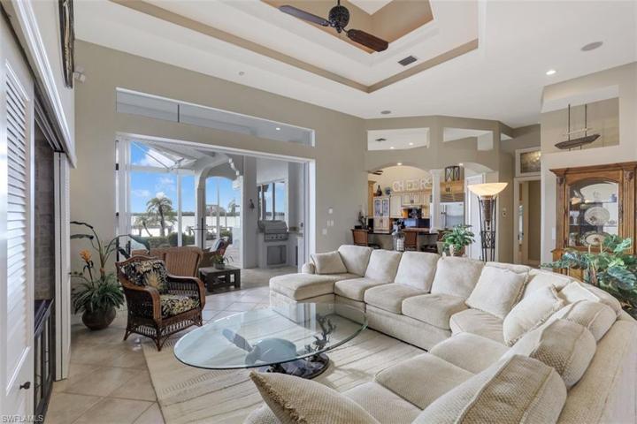 1076  Old Marco  LN, MARCO ISLAND, FL 34145