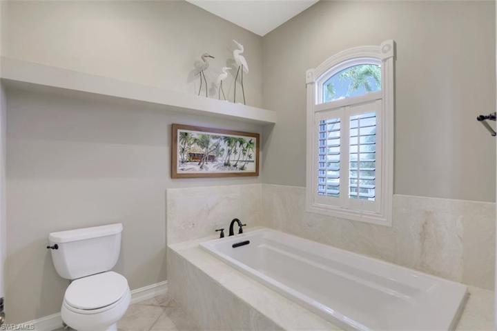 1076  Old Marco  LN, MARCO ISLAND, FL 34145