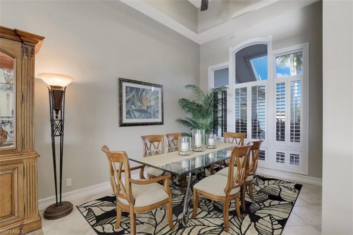 1076  Old Marco  LN, MARCO ISLAND, FL 34145