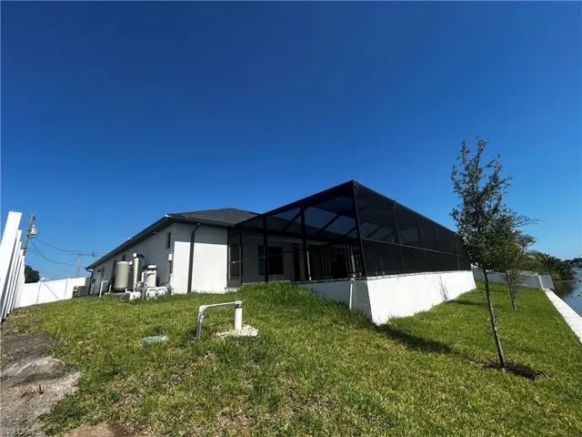 1008 Nw 12th Ave, Cape Coral, Florida 33993