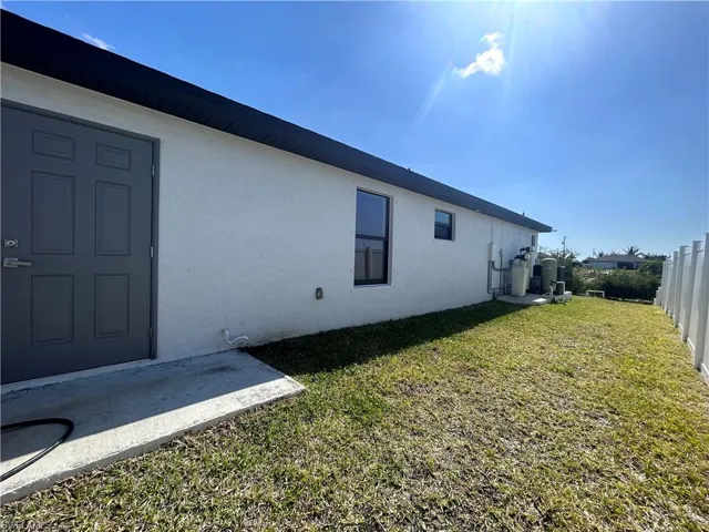 1008 Nw 12th Ave, Cape Coral, Florida 33993