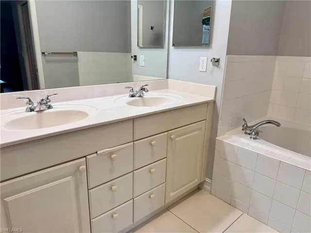 8153 Sanctuary Dr 2, Naples, Florida 34104