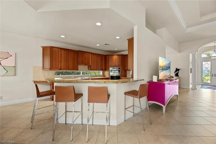 Large breakfast bar