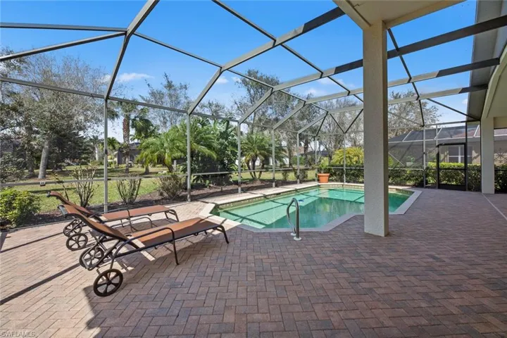 Plenty of space  around pool