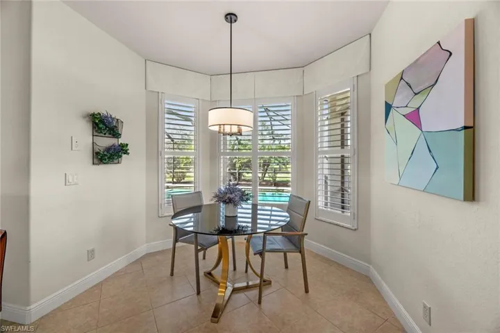 Breakfast nook w/view of lanai