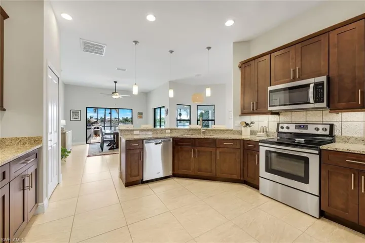 401 Ne 19th Pl, Cape Coral, Florida 33909