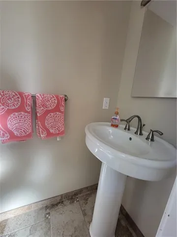 5700 Maplewood Ct, Fort Myers Fl 33905