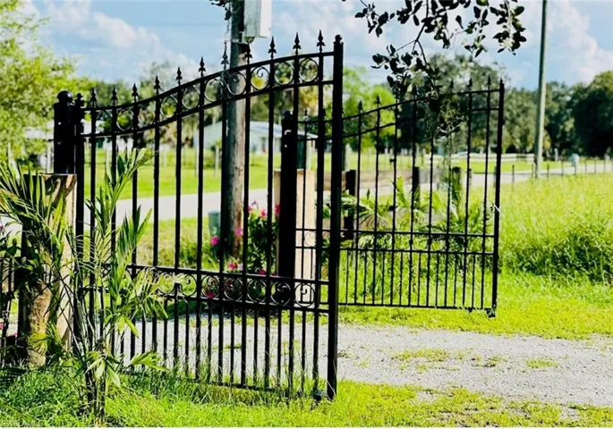 455 Trader Rd, Fort Denaud, Florida 33935
