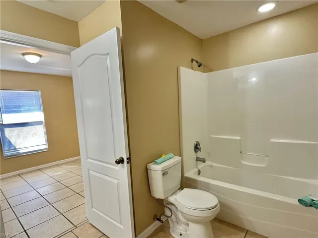 Second Jack 'n Jill Bath with Combo Tub/Shower