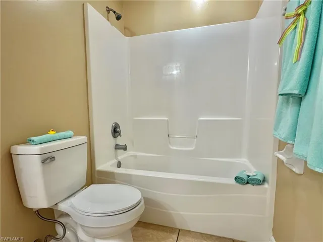 Second Jack'n Jill Bath with Combo Tub/Shower