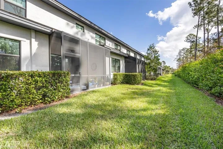 7320  Rockefeller  DR, Naples, FL 34119