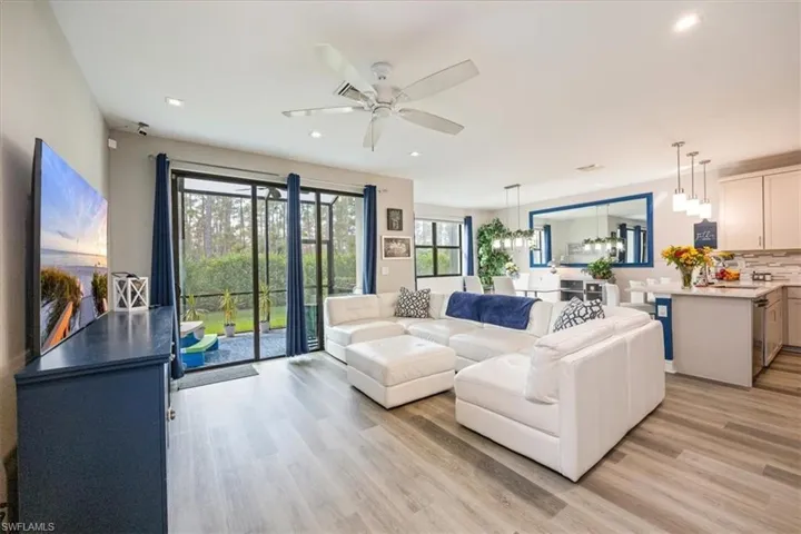 7320  Rockefeller  DR, Naples, FL 34119
