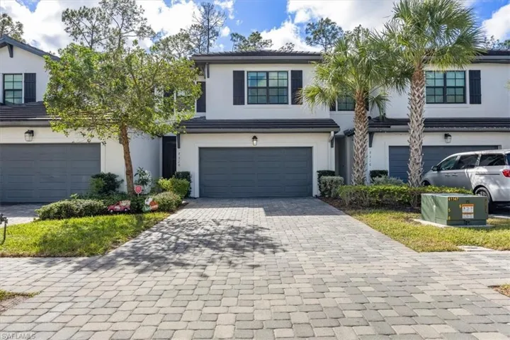 7320  Rockefeller  DR, Naples, FL 34119