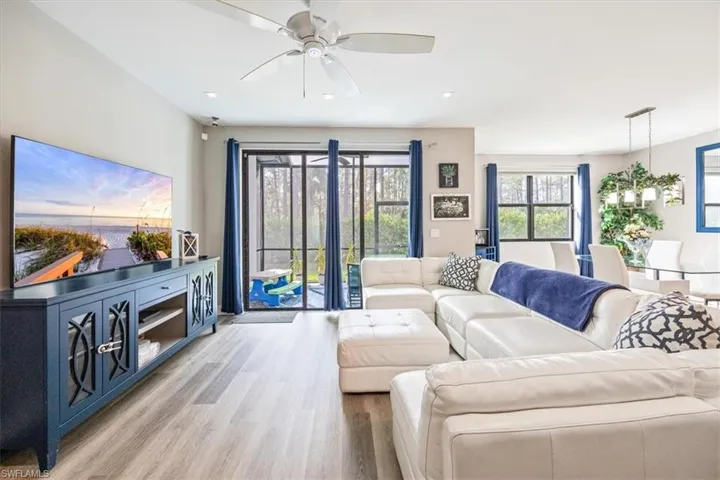 7320  Rockefeller  DR, Naples, FL 34119