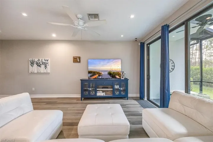7320  Rockefeller  DR, Naples, FL 34119