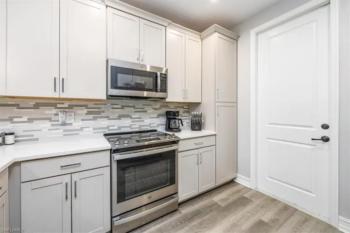 7320  Rockefeller  DR, Naples, FL 34119