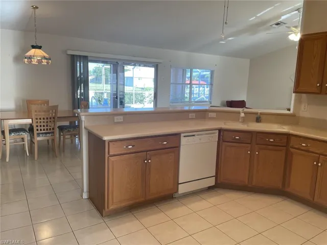 428 Se 13th Pl, Cape Coral Fl 33990
