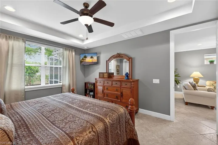Recessed ceiling with an integrated ceiling fan and additional lighting