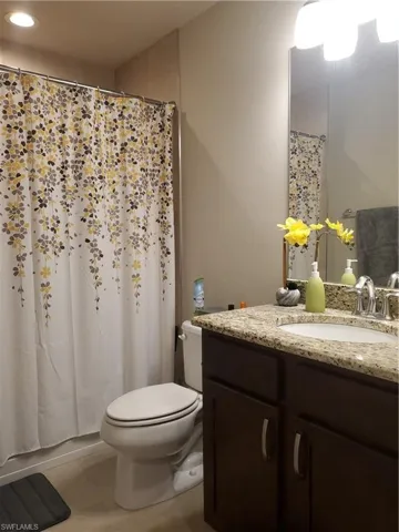Guest bathroom with tub/shower combo