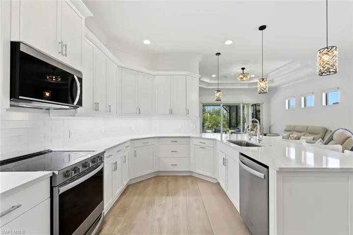 8849  Yucatan  CT, Naples, FL 34112