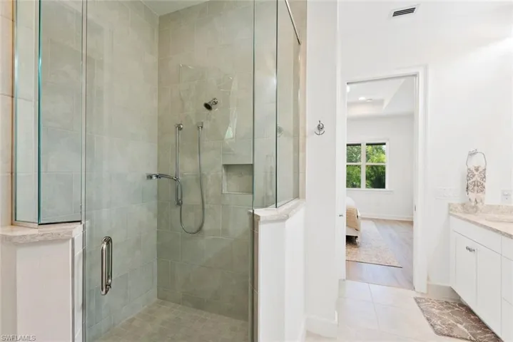 8849  Yucatan  CT, Naples, FL 34112
