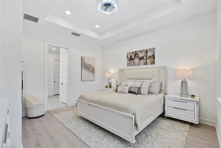 8849  Yucatan  CT, Naples, FL 34112