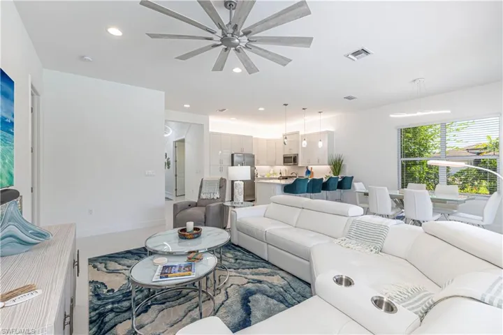 11458  Jacaranda  DR, Naples, FL 34120