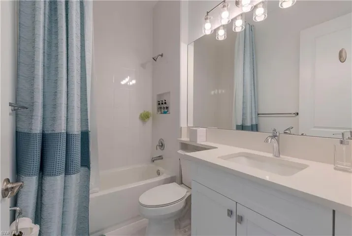 11458  Jacaranda  DR, Naples, FL 34120
