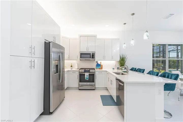 11458  Jacaranda  DR, Naples, FL 34120