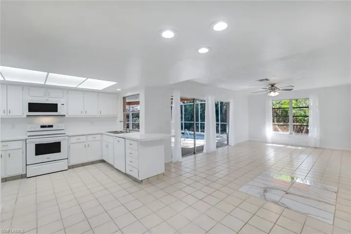268  Baltusrol  DR, Naples, FL 34113