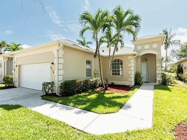 8710  Ibis Cove  CIR, Naples, FL 34119