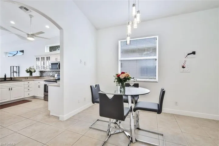 8710  Ibis Cove  CIR, Naples, FL 34119