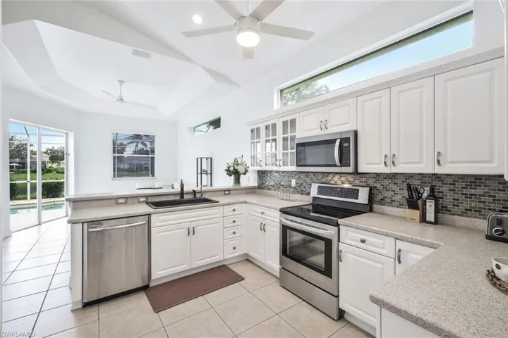 8710  Ibis Cove  CIR, Naples, FL 34119