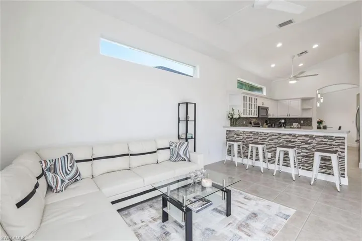 8710  Ibis Cove  CIR, Naples, FL 34119