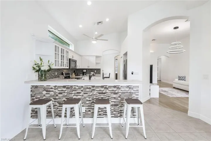 8710  Ibis Cove  CIR, Naples, FL 34119
