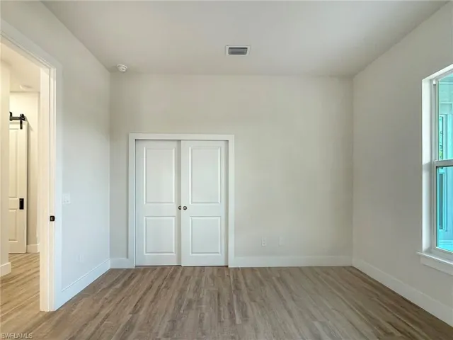 Bedroom 3 - opposite view