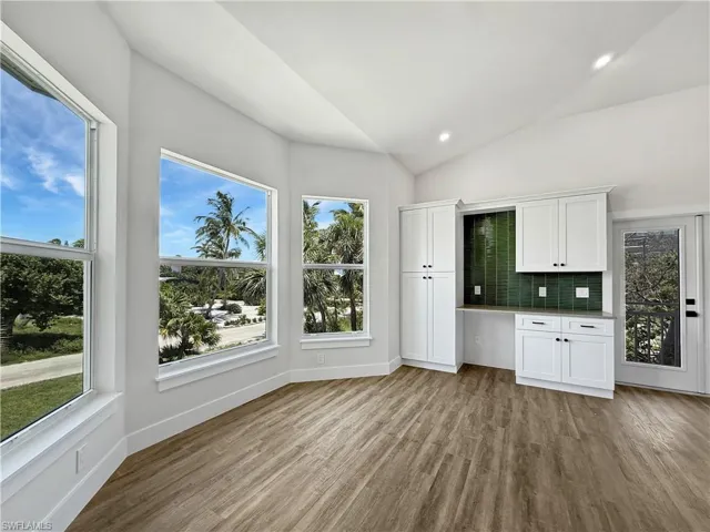 Kitchen featuring dry bar