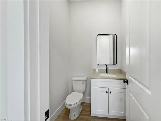Half Bathroom/Pool Bath