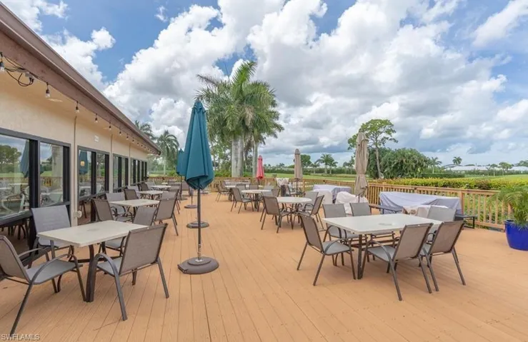 Outdoor lunch and events at the Glades