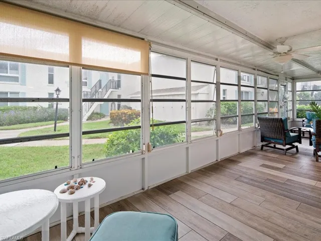Sunroom with ceiling fan