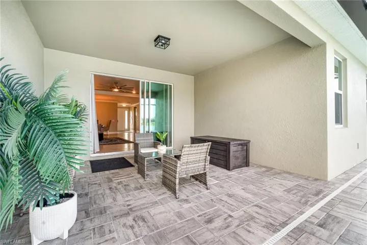 3281  Baravaldo  CIR, Cape Coral, FL 33909