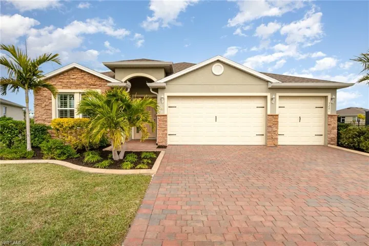 3281  Baravaldo  CIR, Cape Coral, FL 33909
