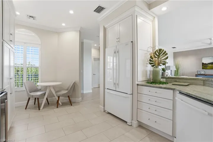 1600 Clermont Dr # 302, Naples, Florida 34109