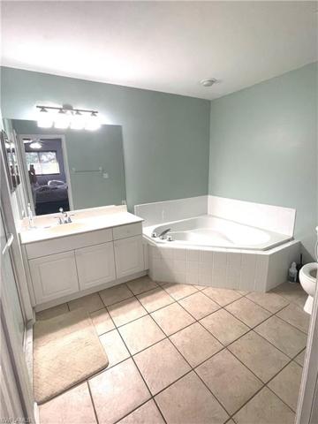 Master Bath with shower & tub