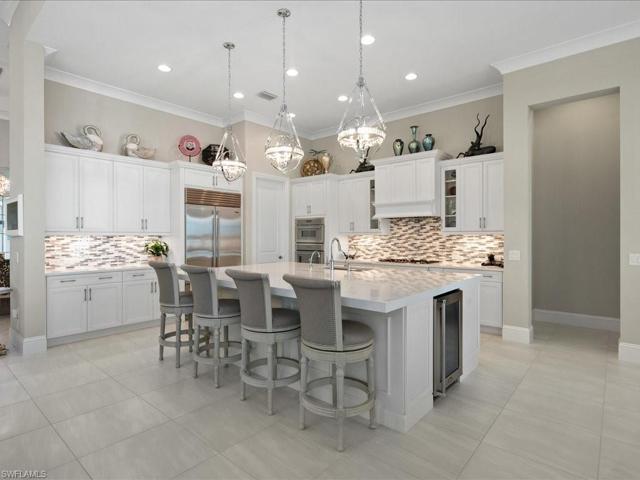 Chef's Kitchen W/ Quartz Countertops