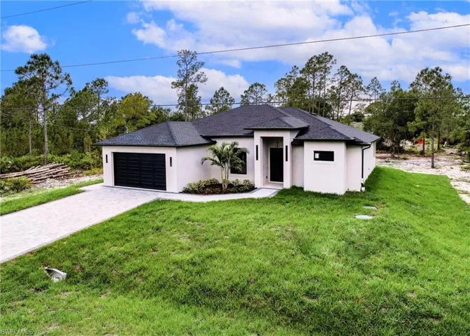 915 Lincoln Ave, Lehigh Acres, Florida 33972