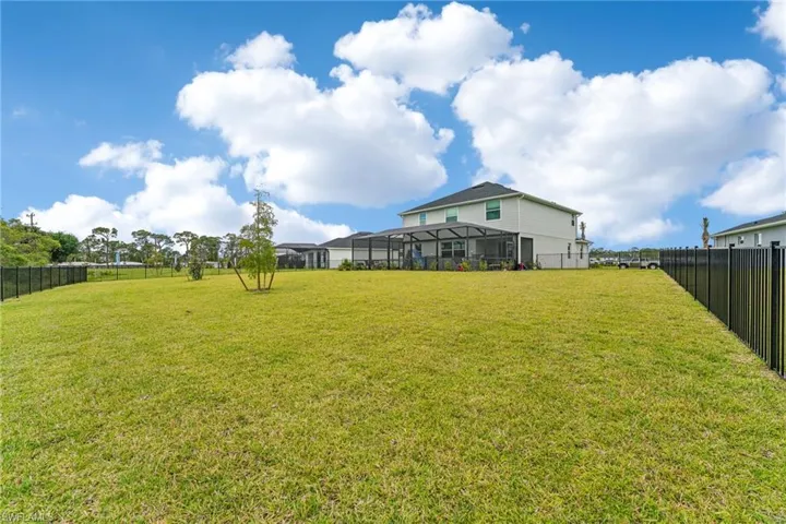 Oversized fenced rear yard